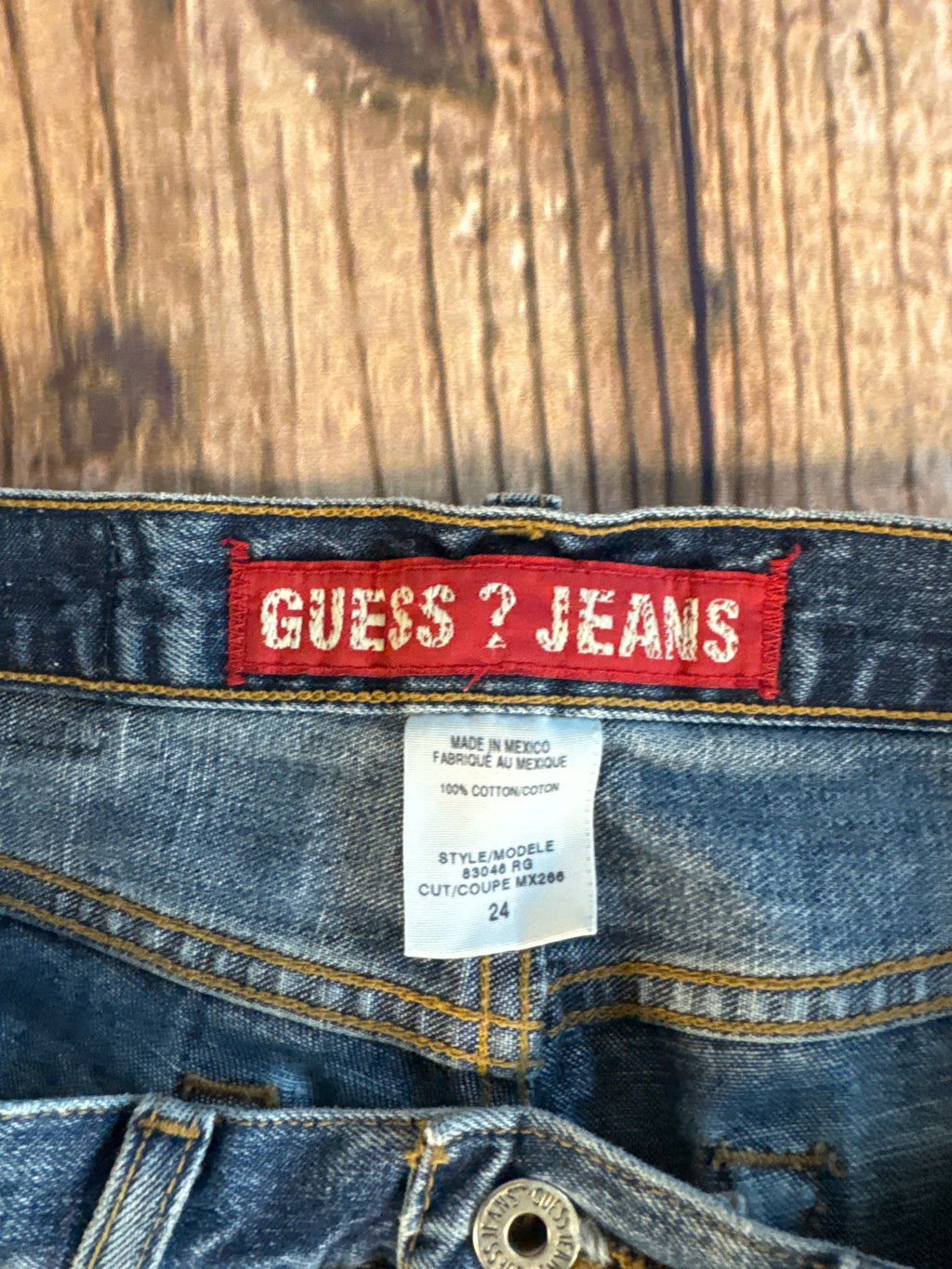 Vintage Style Guess Jeans Size 24
Medium Wash Denim Jeans