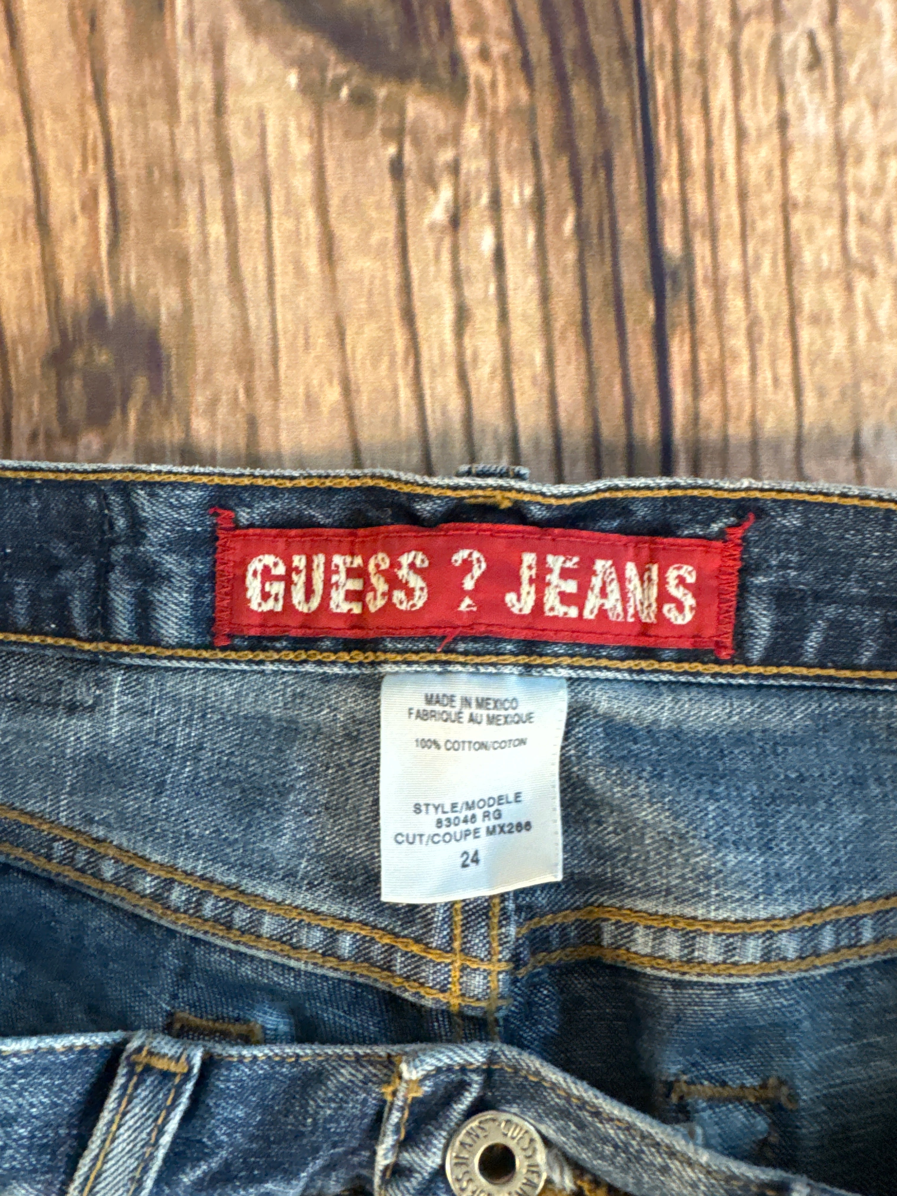 Vintage Style Guess Jeans Size 24
Medium Wash Denim Jeans