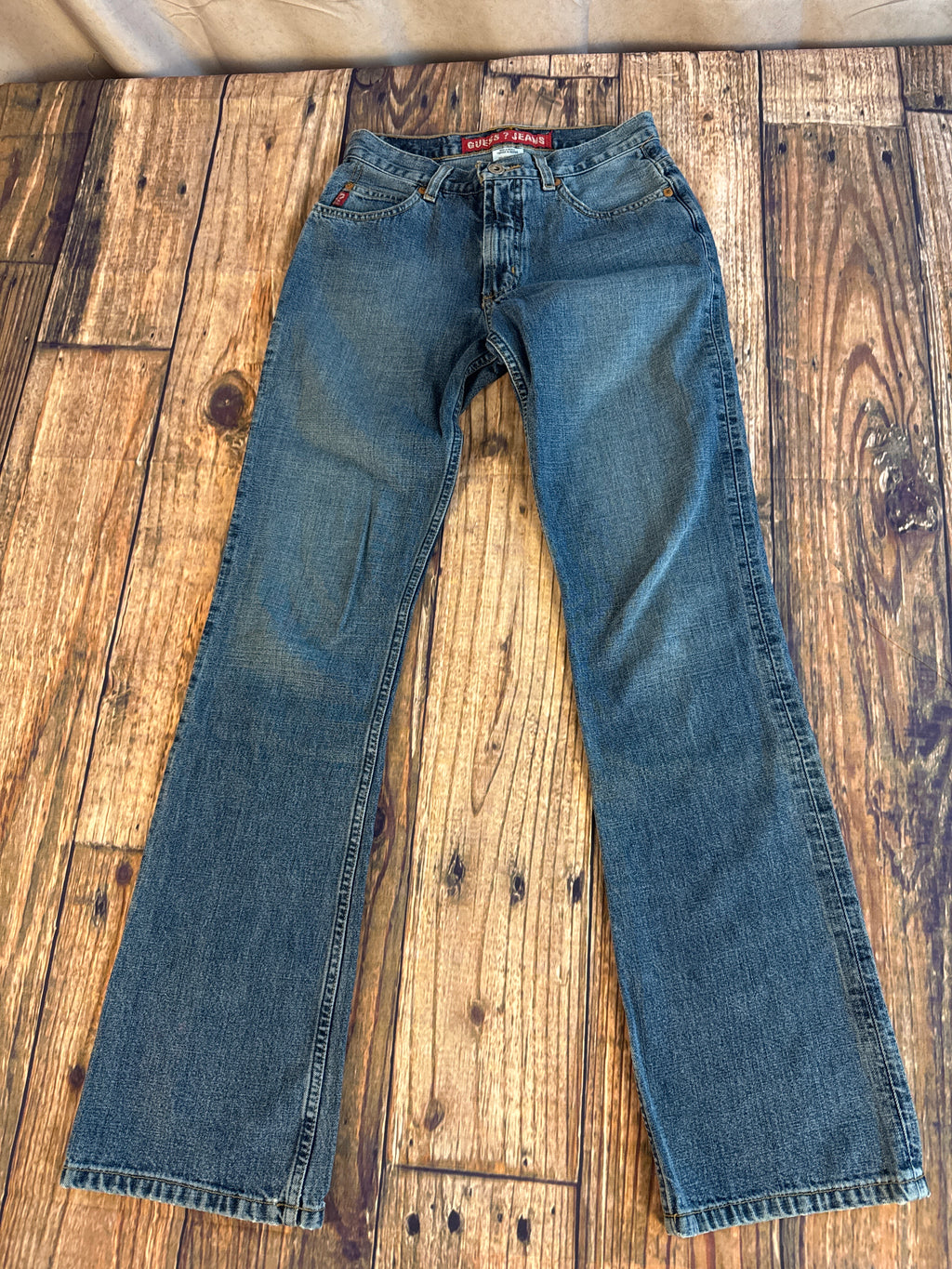 Vintage Style Guess Jeans Size 24
Medium Wash Denim Jeans