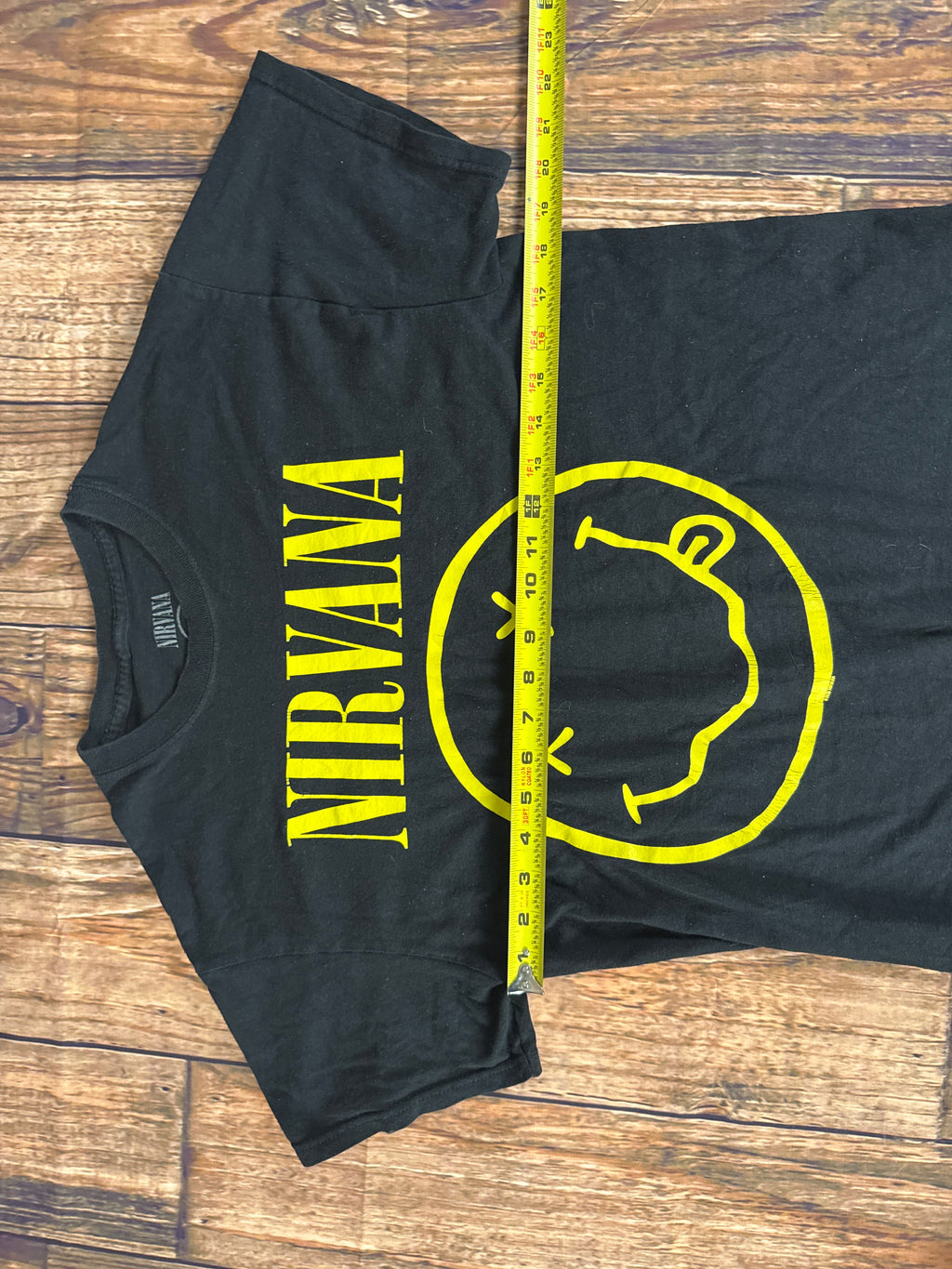 Nirvana Smiley Face Graphic Band Tee Black Yellow T-Shirt Size Mediu
