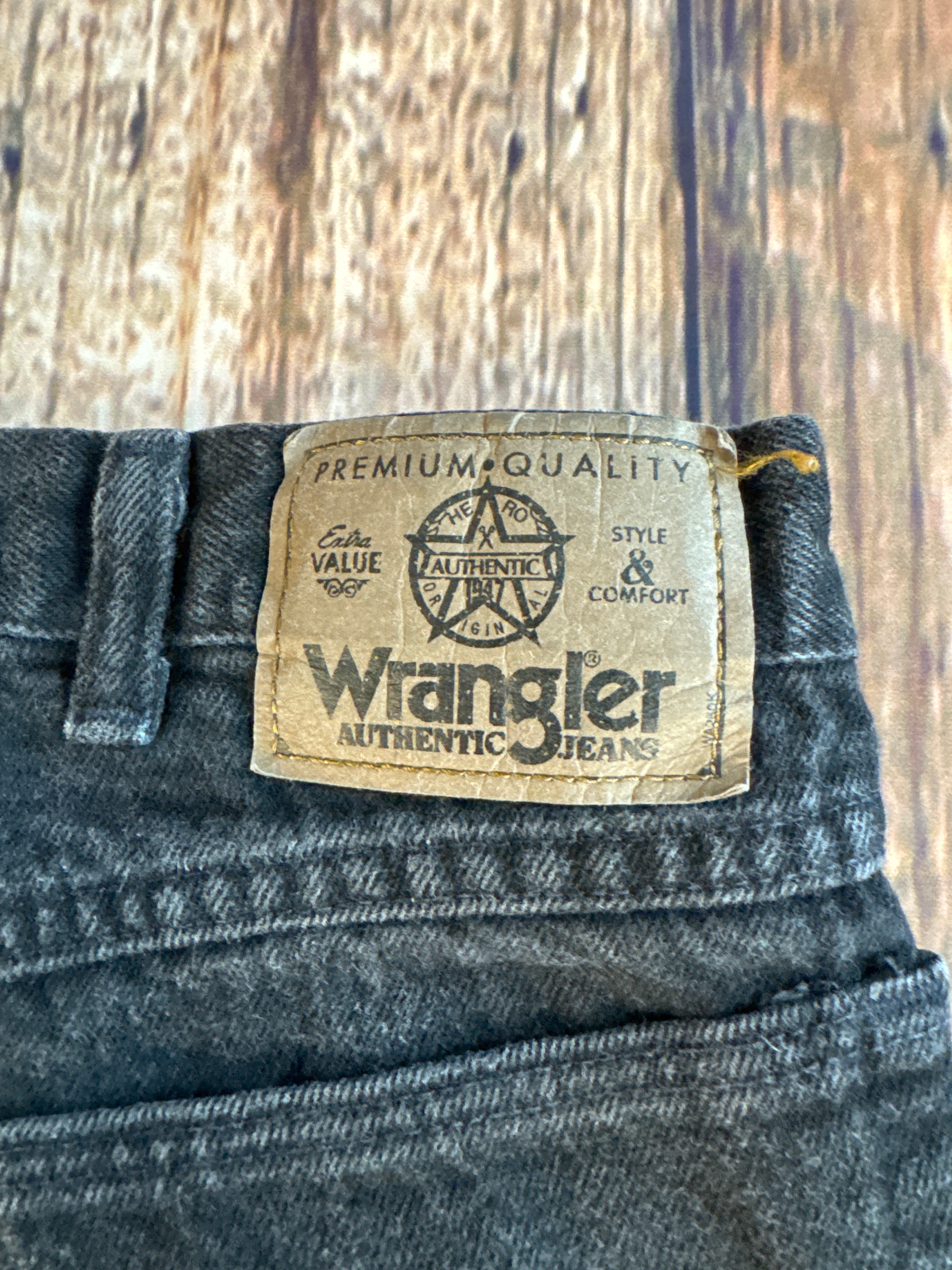 Vintage Style Wrangler Black Denim Shorts Size 38