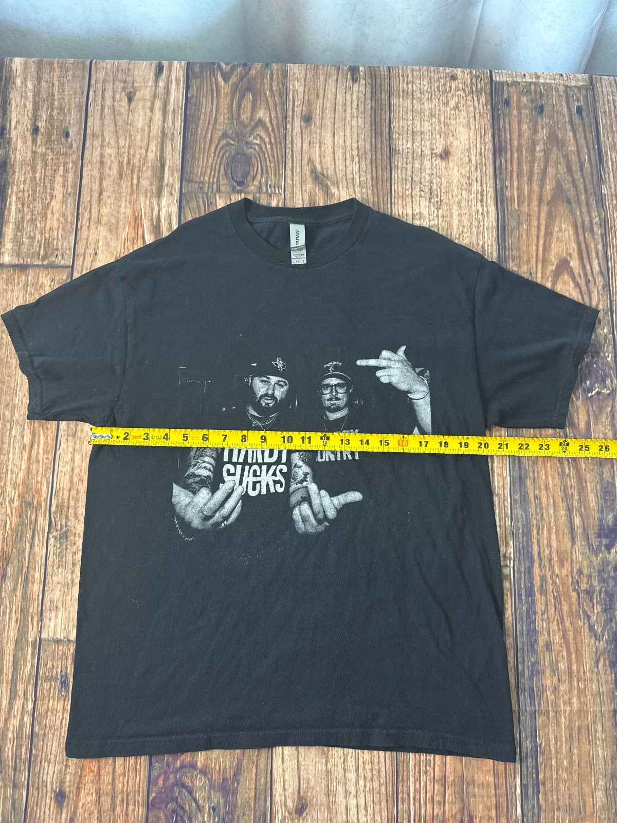 HARDY “Hardy Sucks” Cowboy Country Graphic T-Shirt
