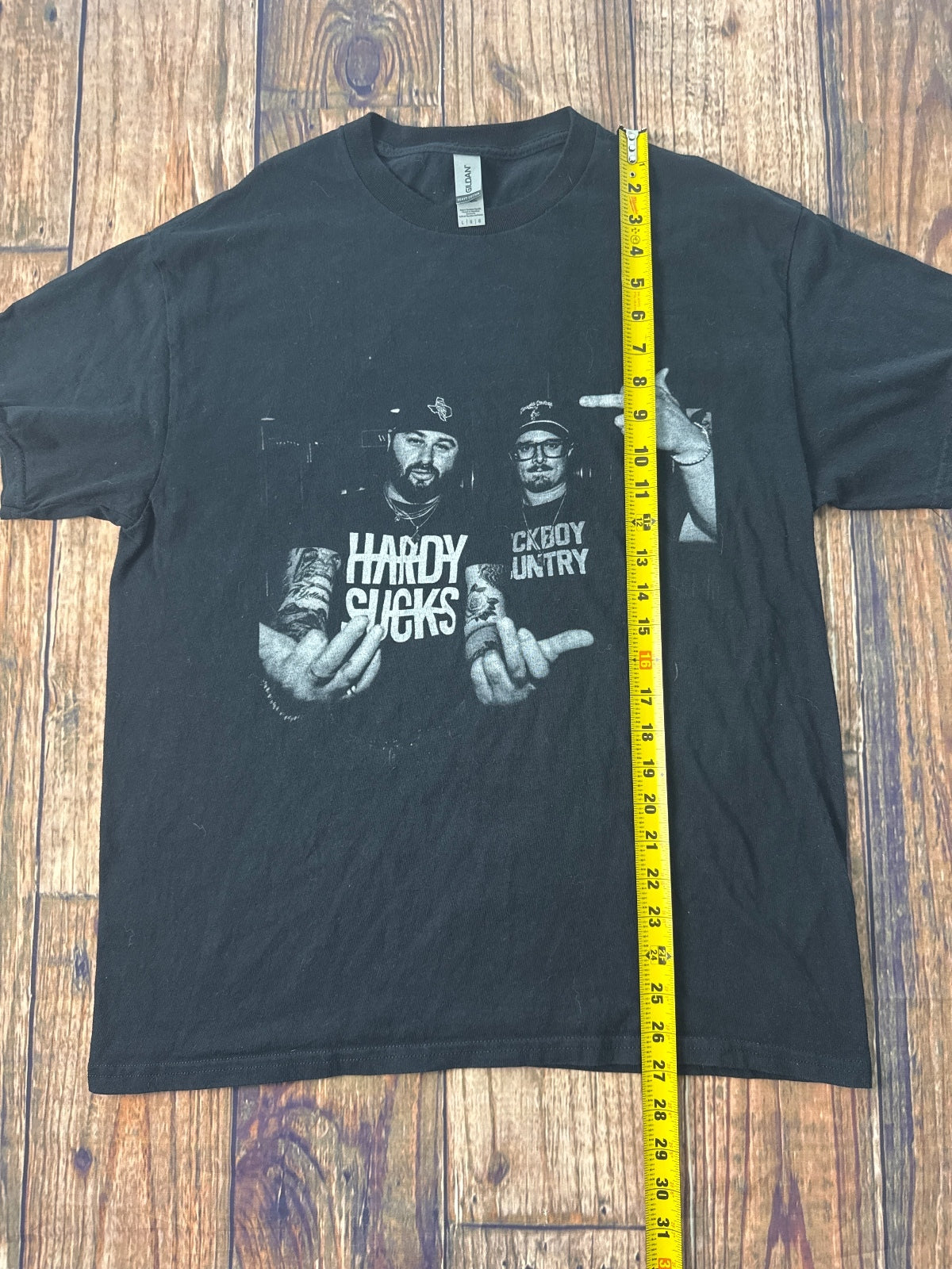 HARDY “Hardy Sucks” Cowboy Country Graphic T-Shirt