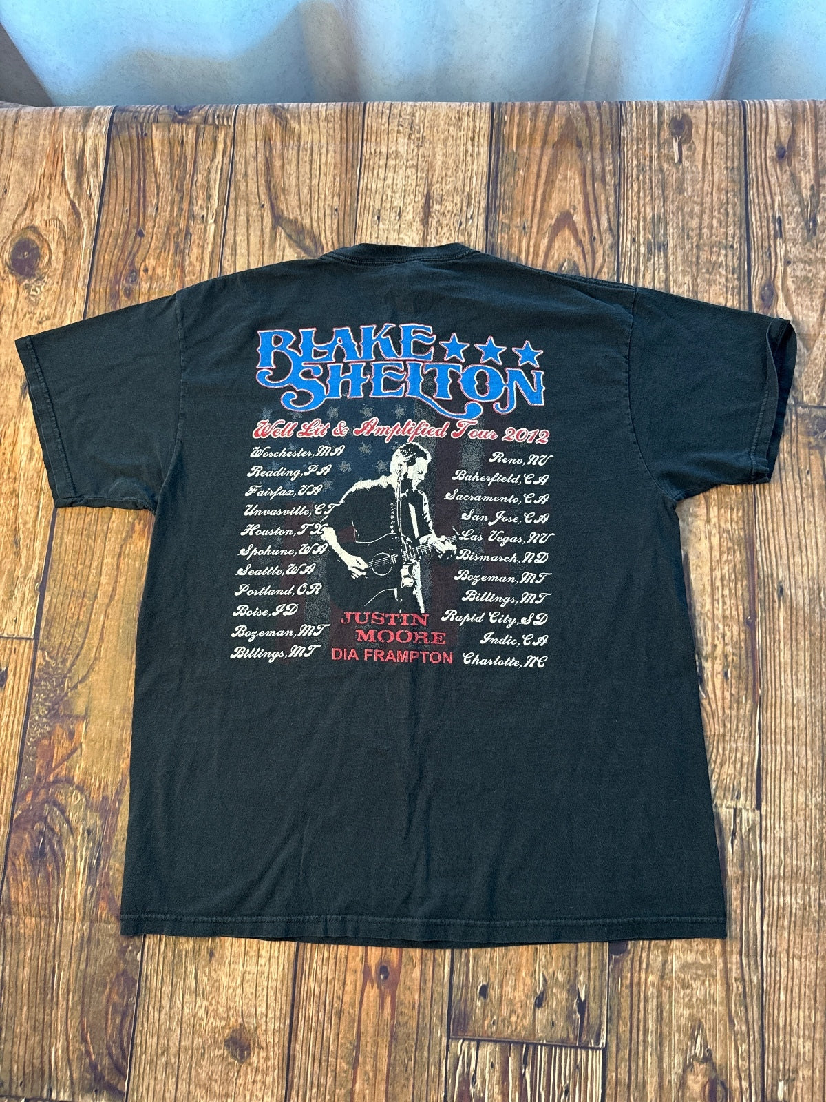 Blake Shelton Well Lit & Amplified Tour Graphic T-Shirt
