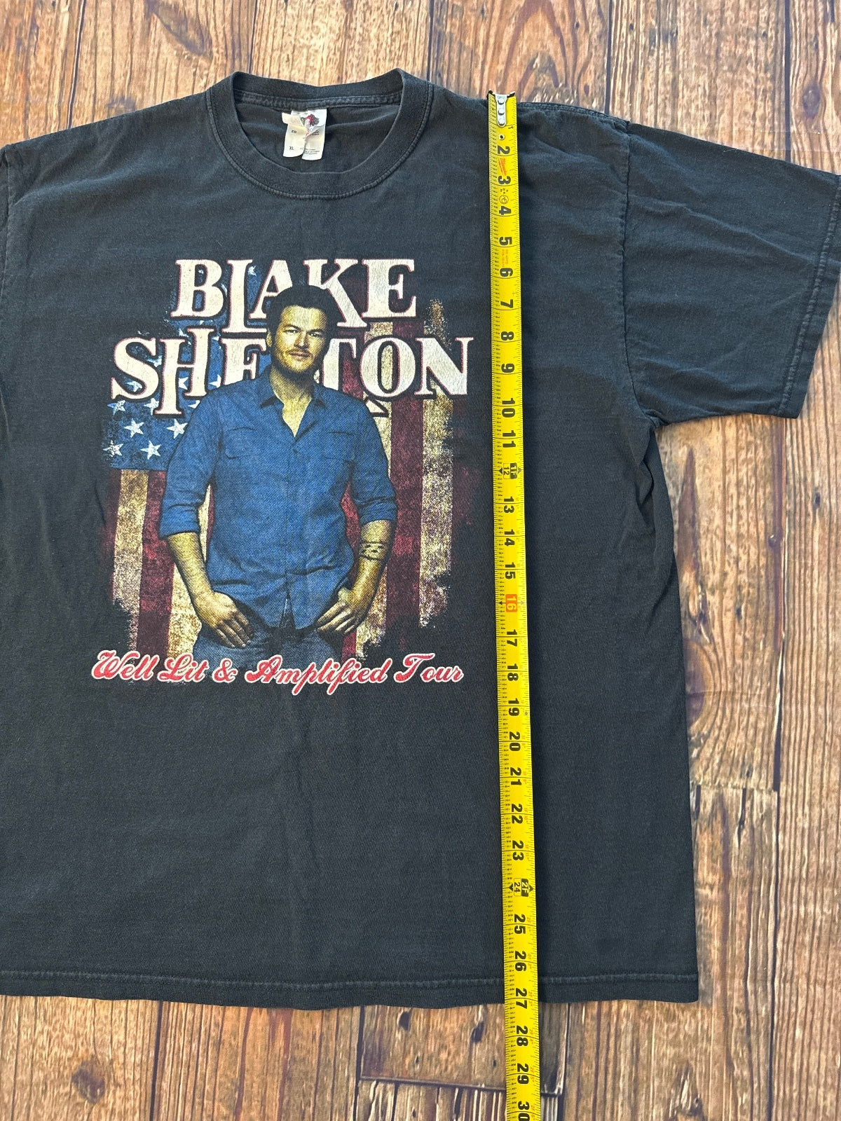 Blake Shelton Well Lit & Amplified Tour Graphic T-Shirt