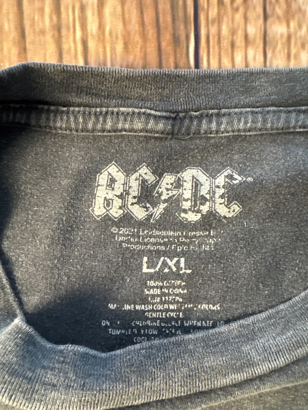 Official AC/DC High Voltage Tour ’76 Graphic T-Shirt