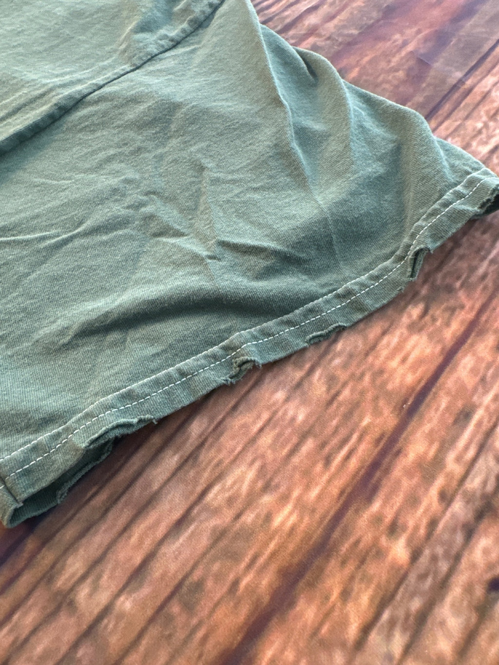 Def Leppard Animal Leopard Graphic Distressed T-Shirt Green XL