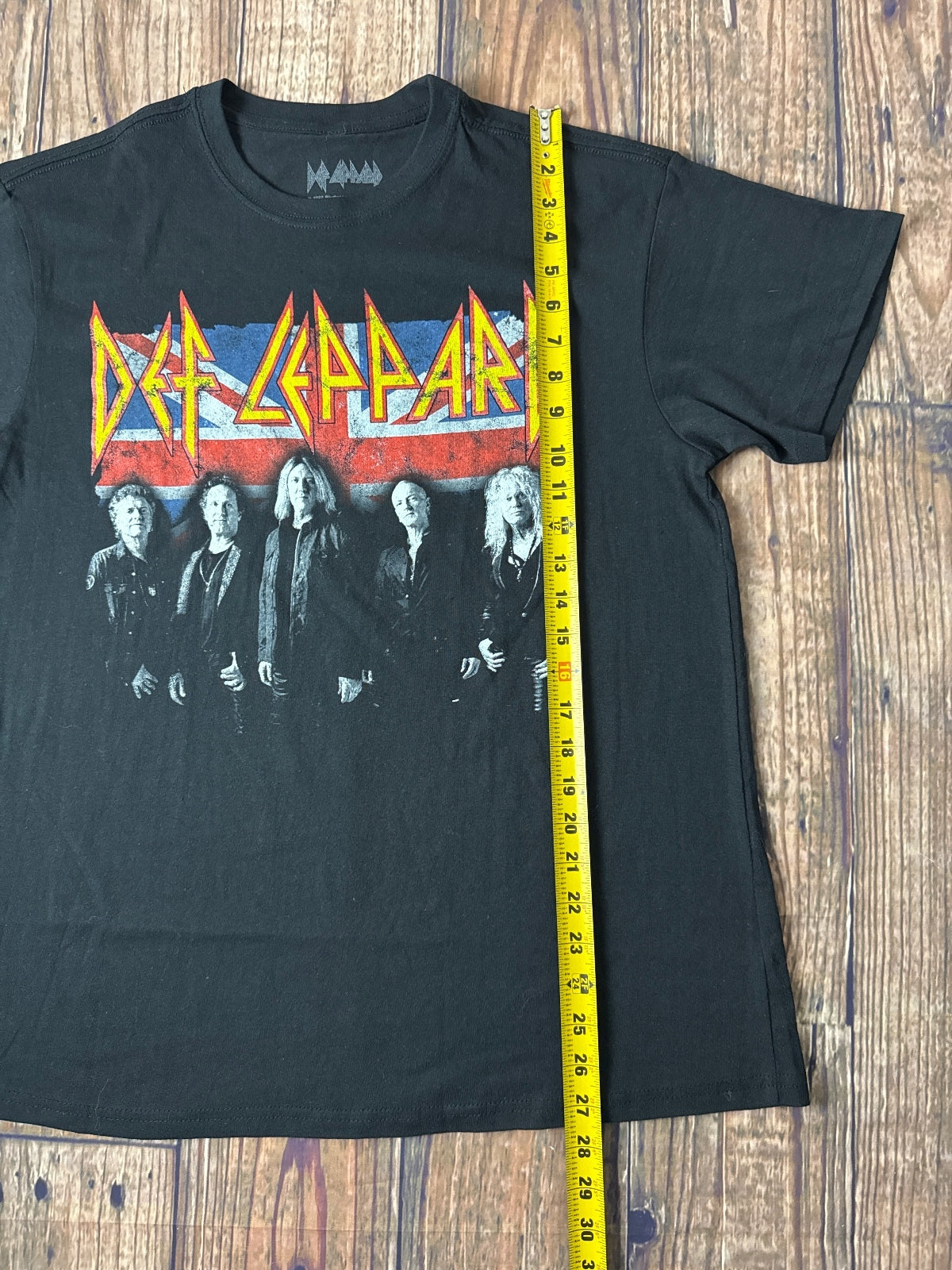Def Leppard Band Graphic T-Shirt