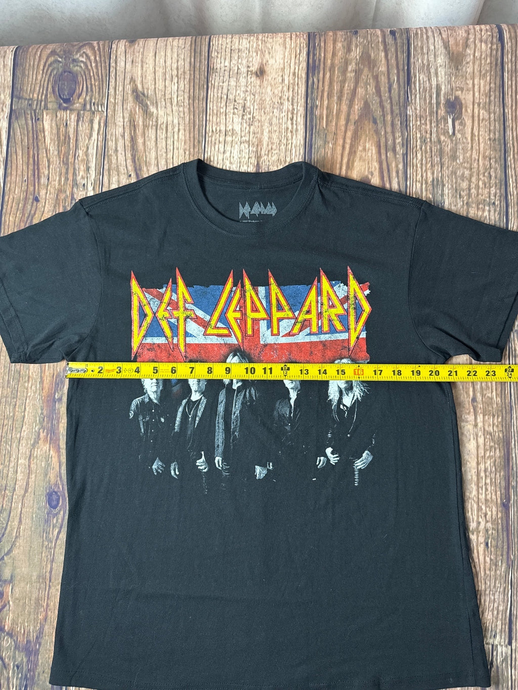 Def Leppard Band Graphic T-Shirt