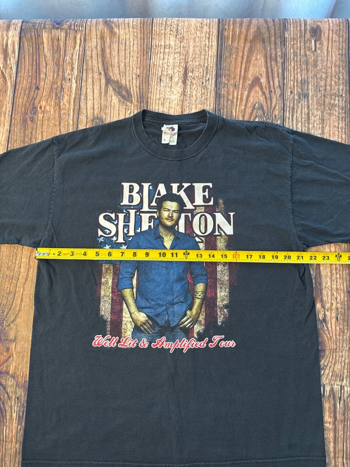 Blake Shelton Well Lit & Amplified Tour Graphic T-Shirt