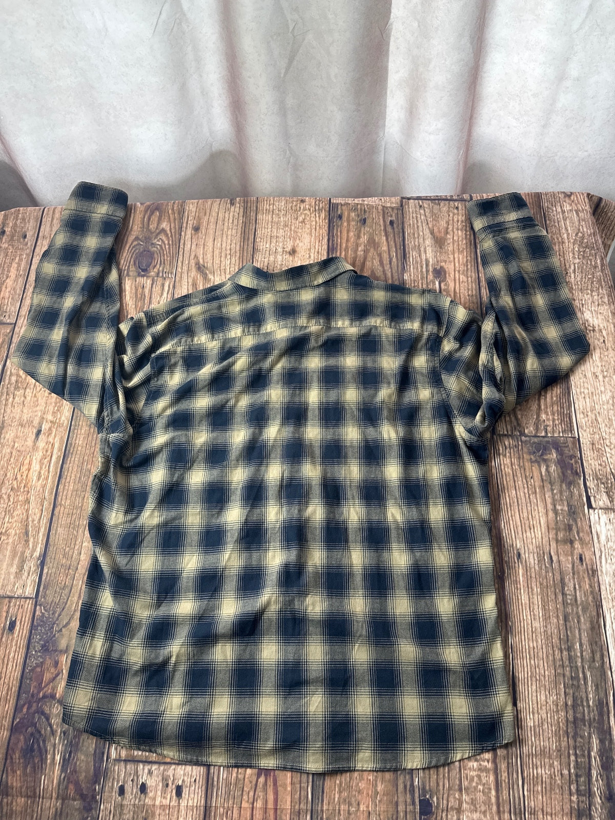 Wrangler Plaid Button Up Shirt