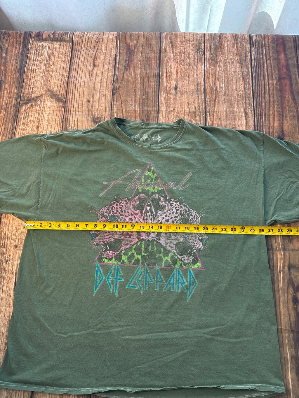 Def Leppard Animal Leopard Graphic Distressed T-Shirt Green XL