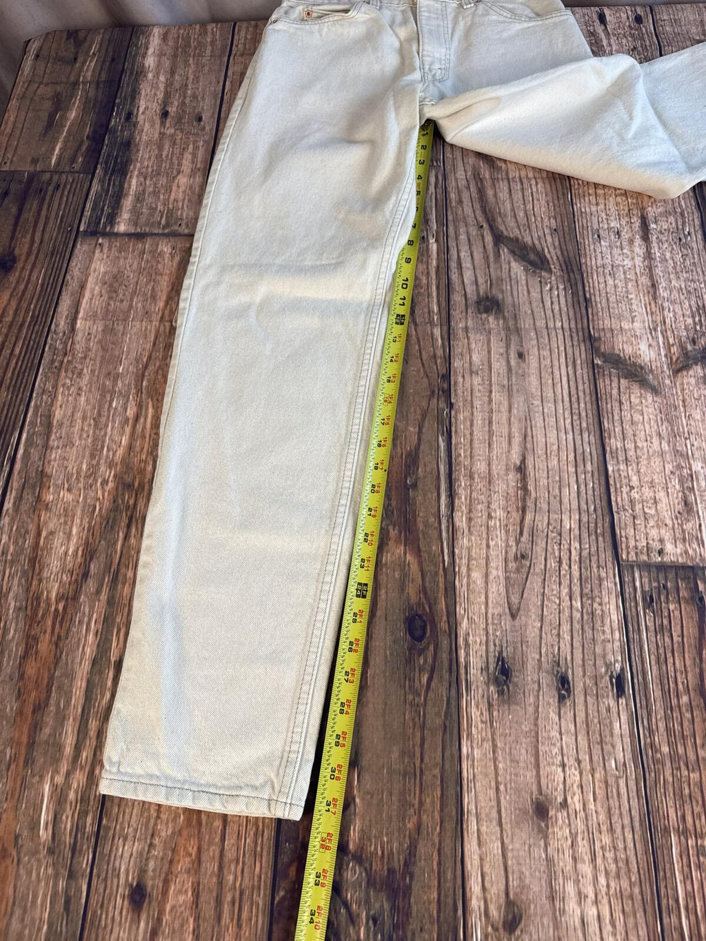 Vintage Levi’s 550 Orange Tab Made USA Cream Jeans 31x34