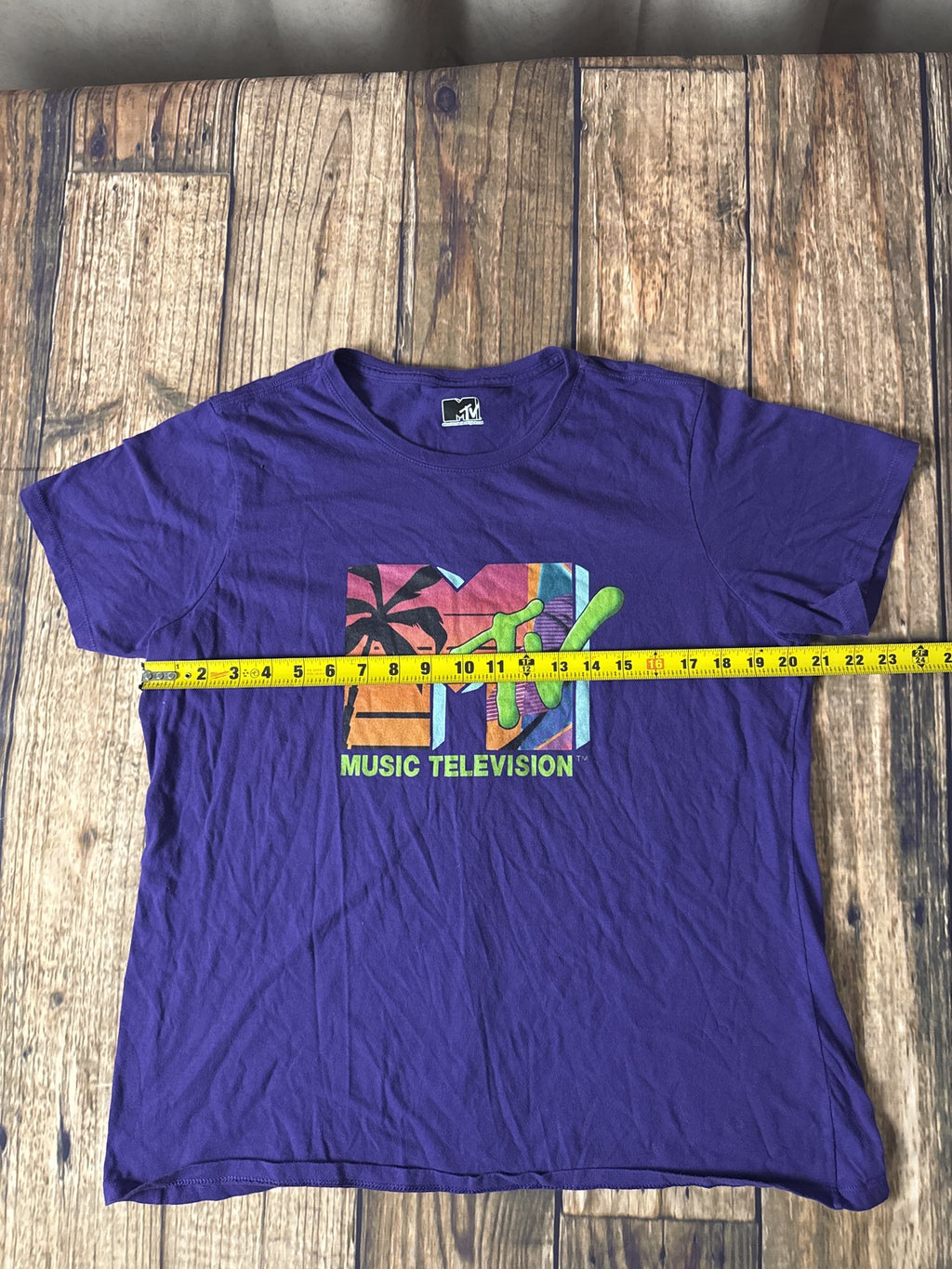 MTV Music Television Graphic T-Shirt Purple Retro Logo Tee