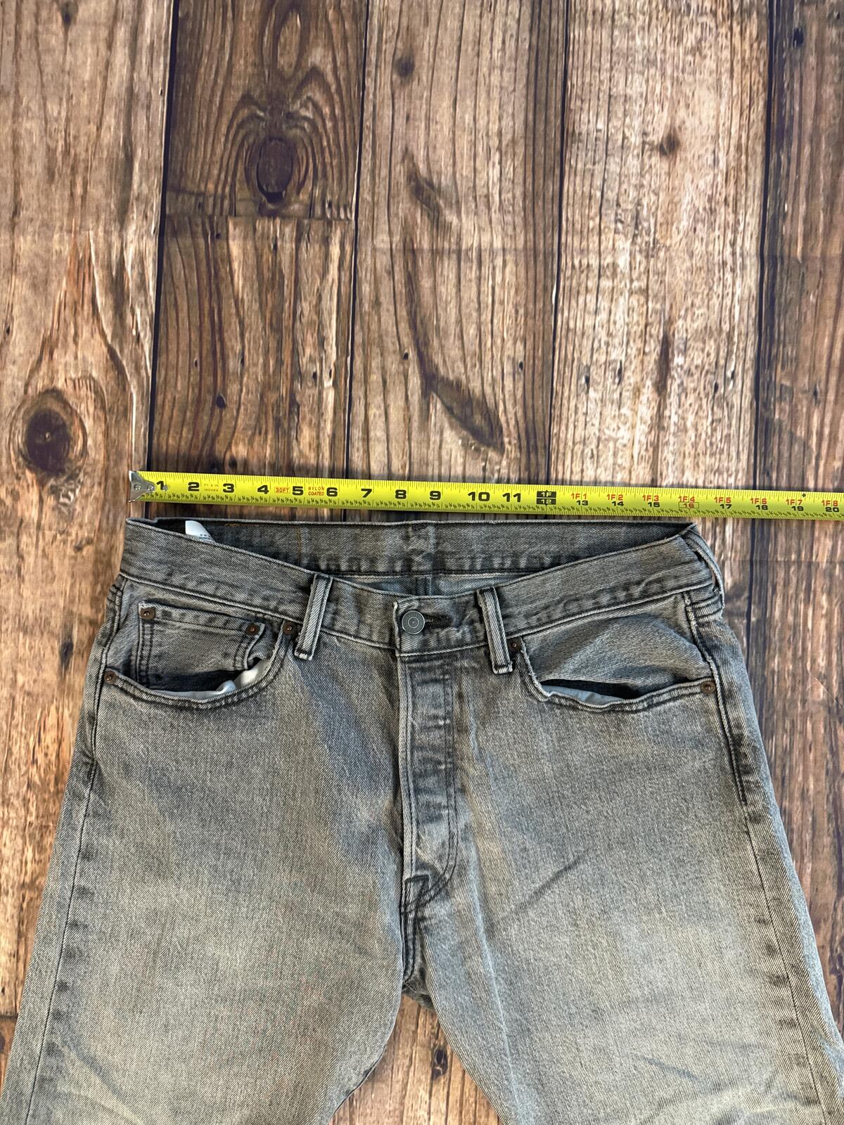 Vintage Levi’s 501 Made In USA Faded Gray Denim Jeans W33 L29