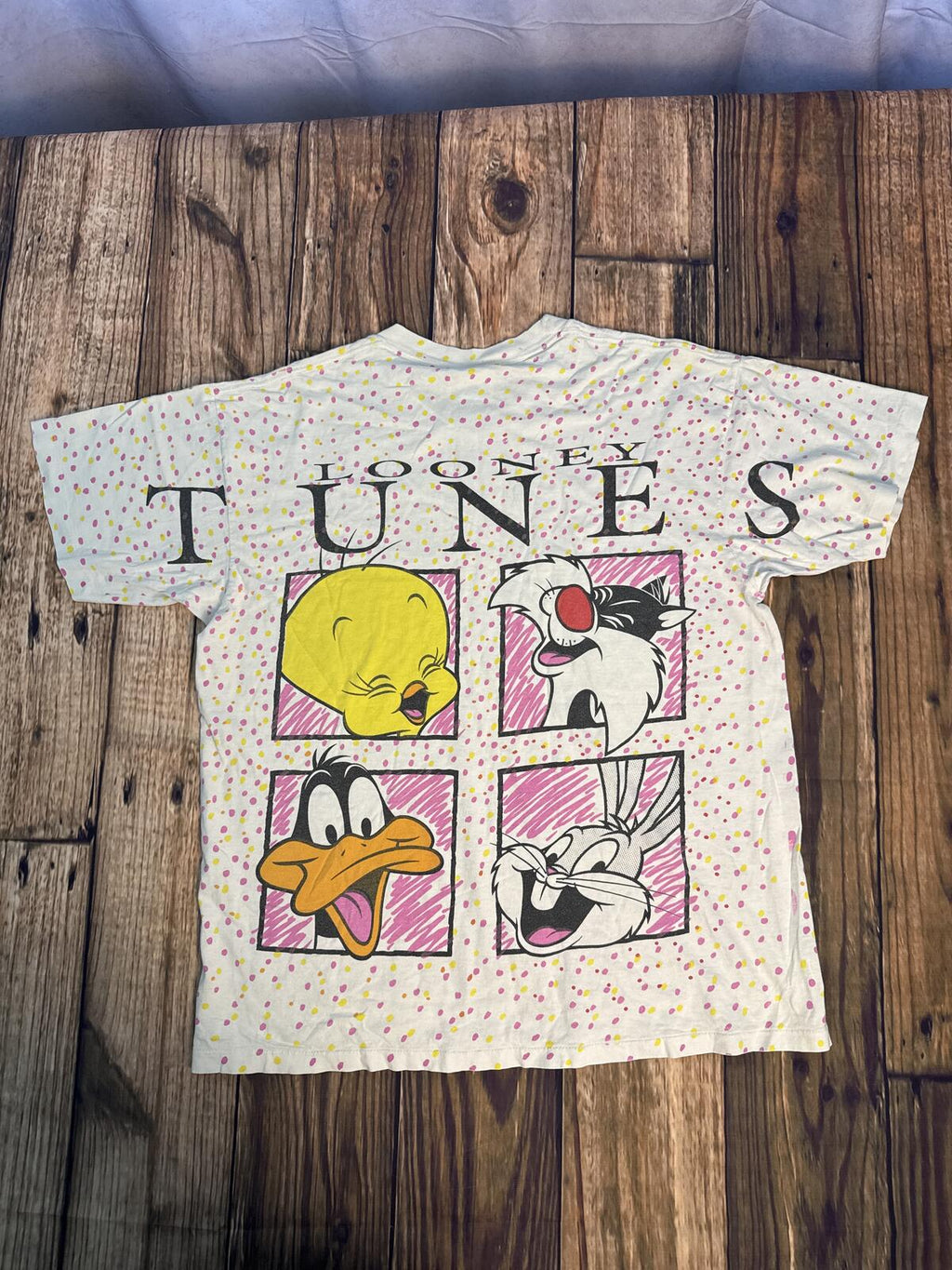 Vintage 1993 Looney Tunes XL Single Stitch Made USA Tweety Bugs Bunny Tee