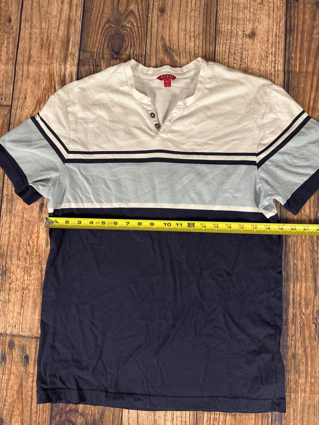 GUESS Women’s Textured Henley Shirt Size Large Blue White Y2