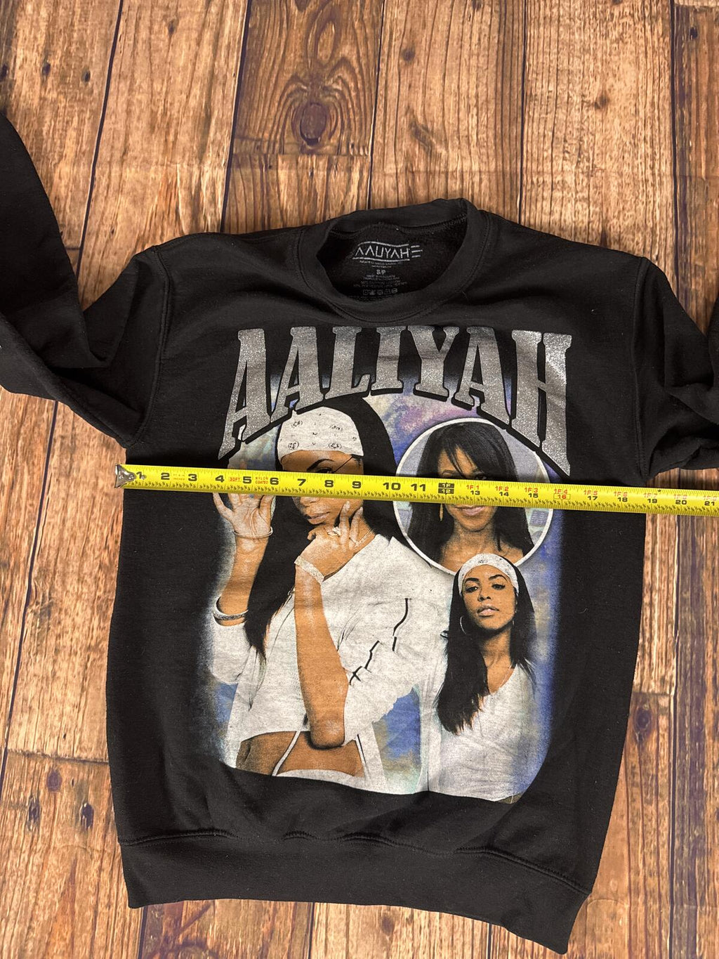 Aaliyah Graphic Crewneck Sweatshirt Womens Small Baby Girl Pullover