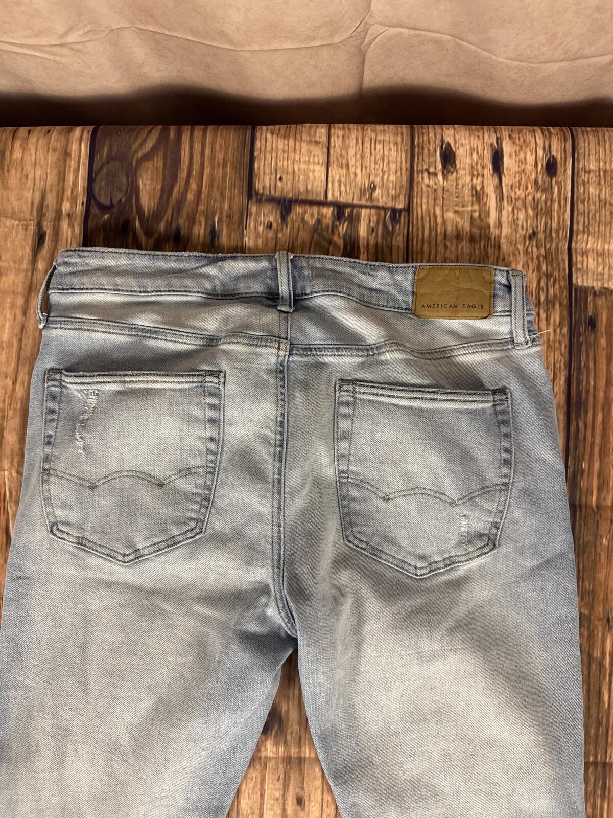 American Eagle AirFlex+ Distressed Light Wash Jeans Men’s 34x30