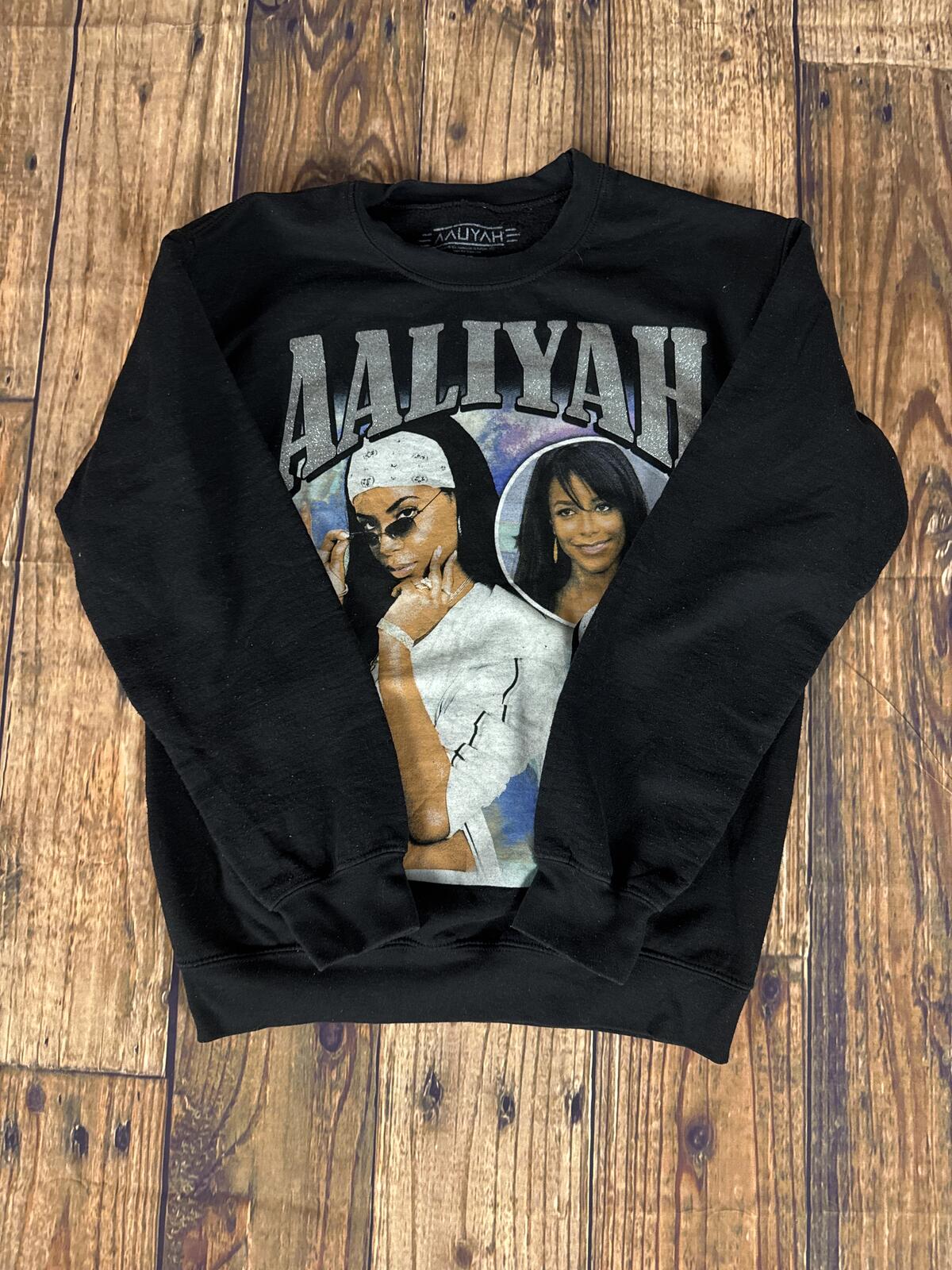 Aaliyah Graphic Crewneck Sweatshirt Womens Small Baby Girl Pullover