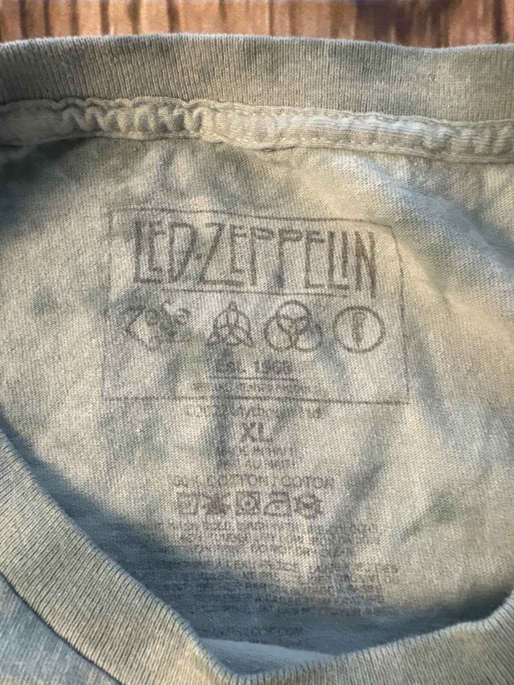 Led Zeppelin Whole Lotta Love Graphic T-Shirt XL