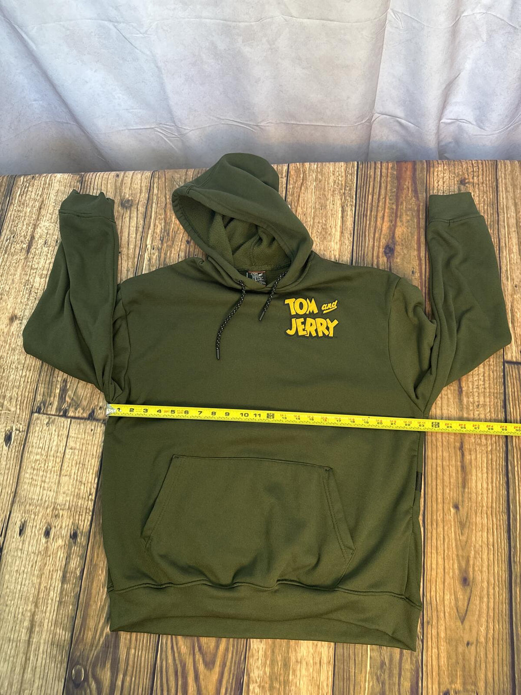 Tom And Jerry Chase Is On Hoodie Mens XL Olive Green Cartoon Pullover