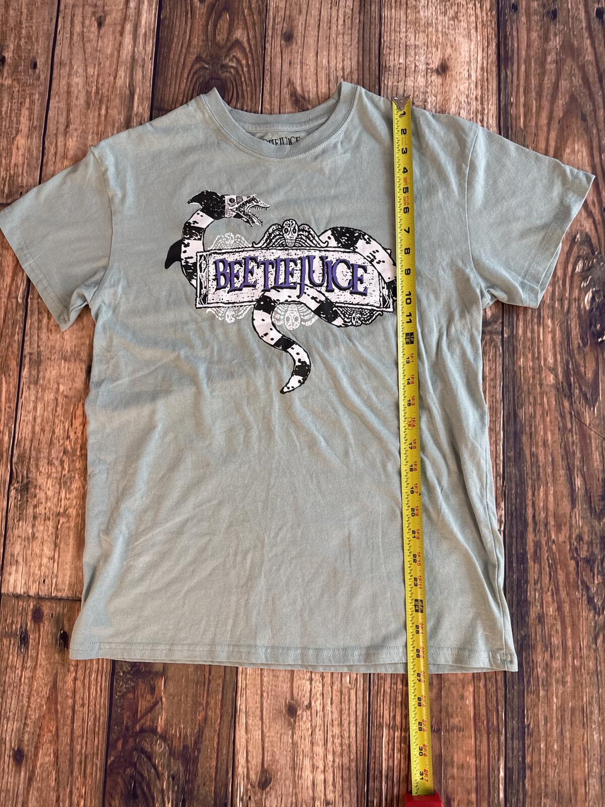 Beetlejuice Snake Graphic T-Shirt Short Sleeve Crew Neck Pre-Owned Size Medium