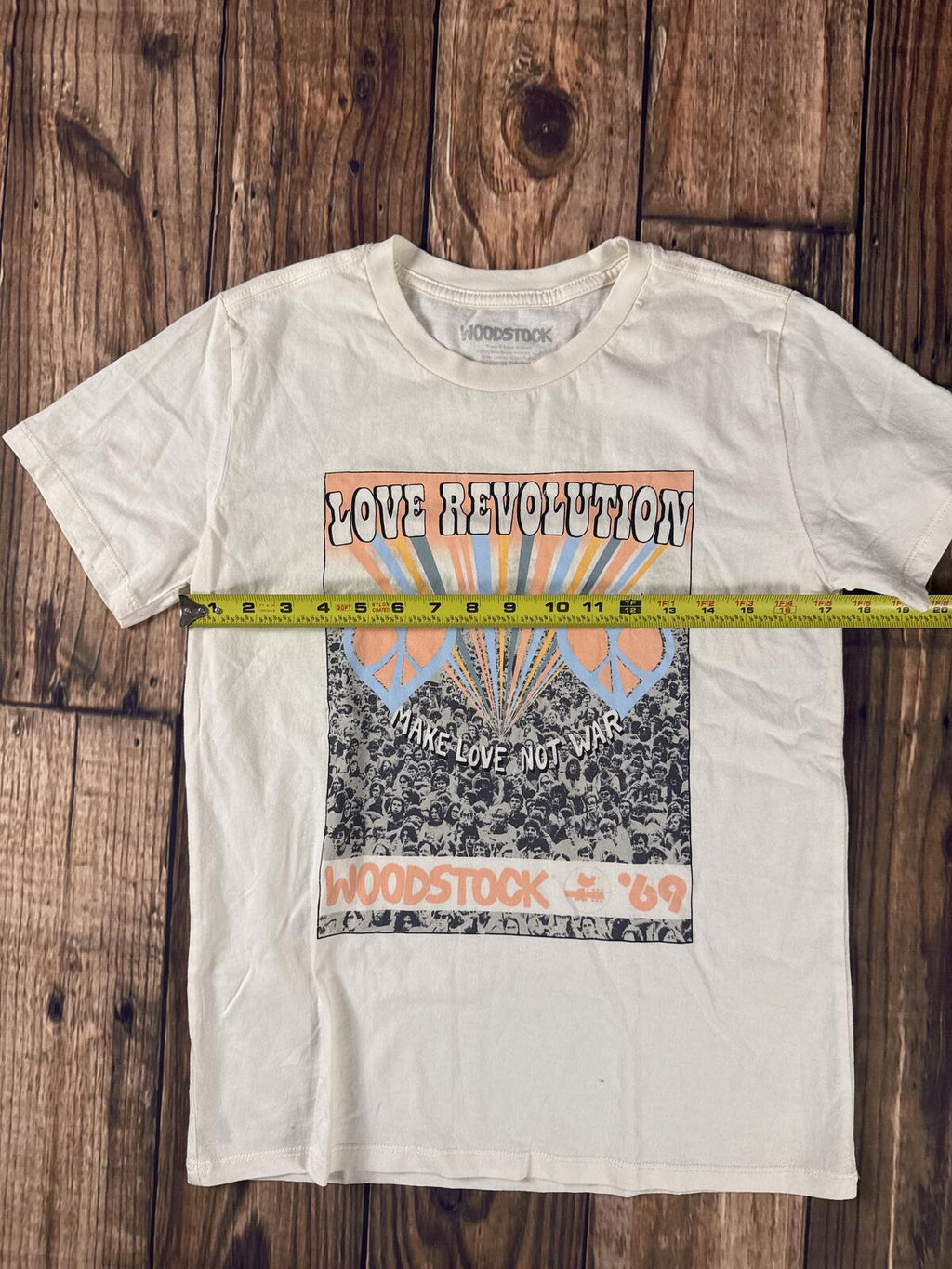 Woodstock Love Revolution Make Love Not War Graphic T Shirt Small