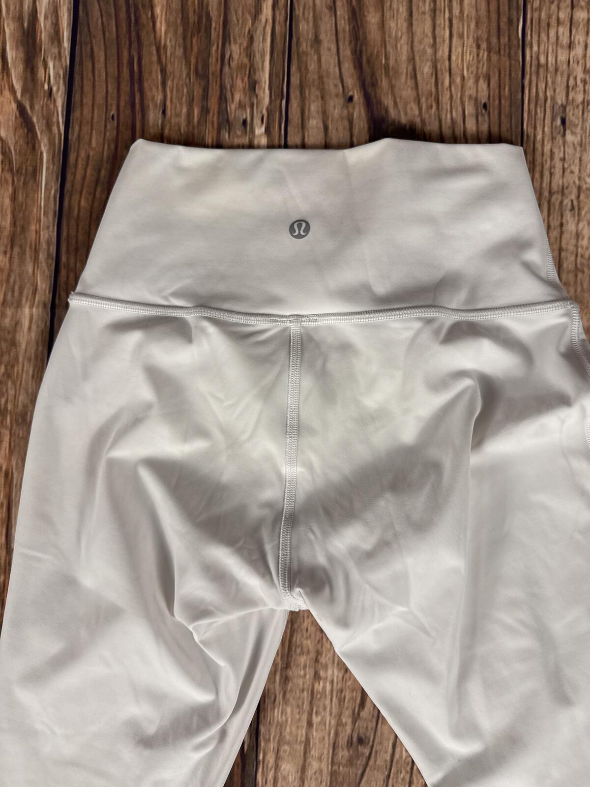 Lululemon Women’s Beige Cropped Leggings Yoga Pants Activewear