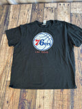 Philadelphia 76ers Los 76ers Graphic Tee Black Size 2XL