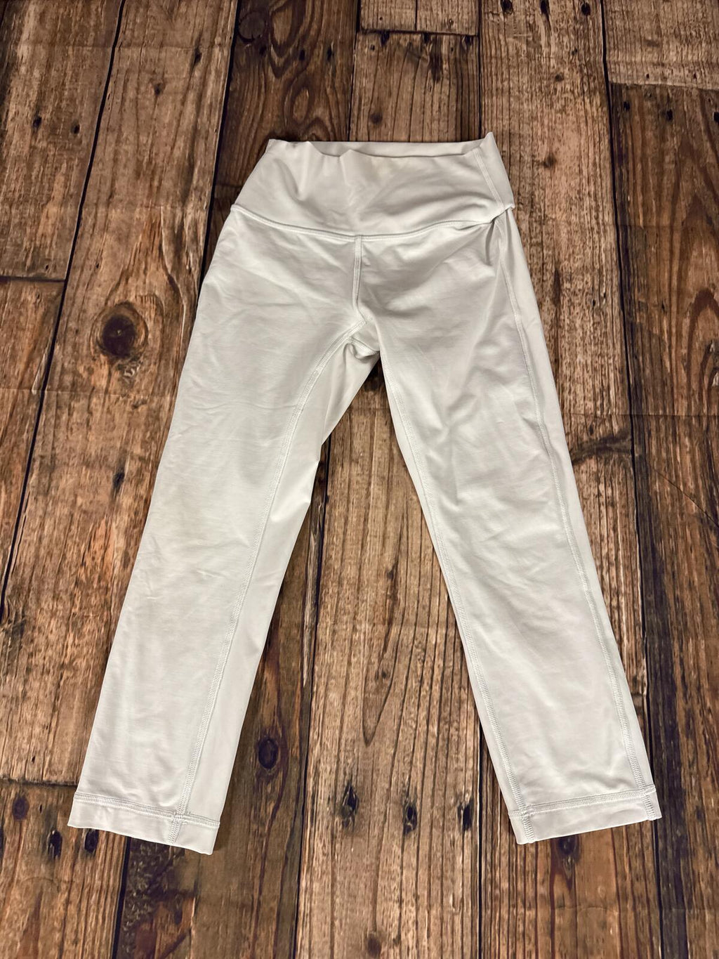 Lululemon Women’s Beige Cropped Leggings Yoga Pants Activewear