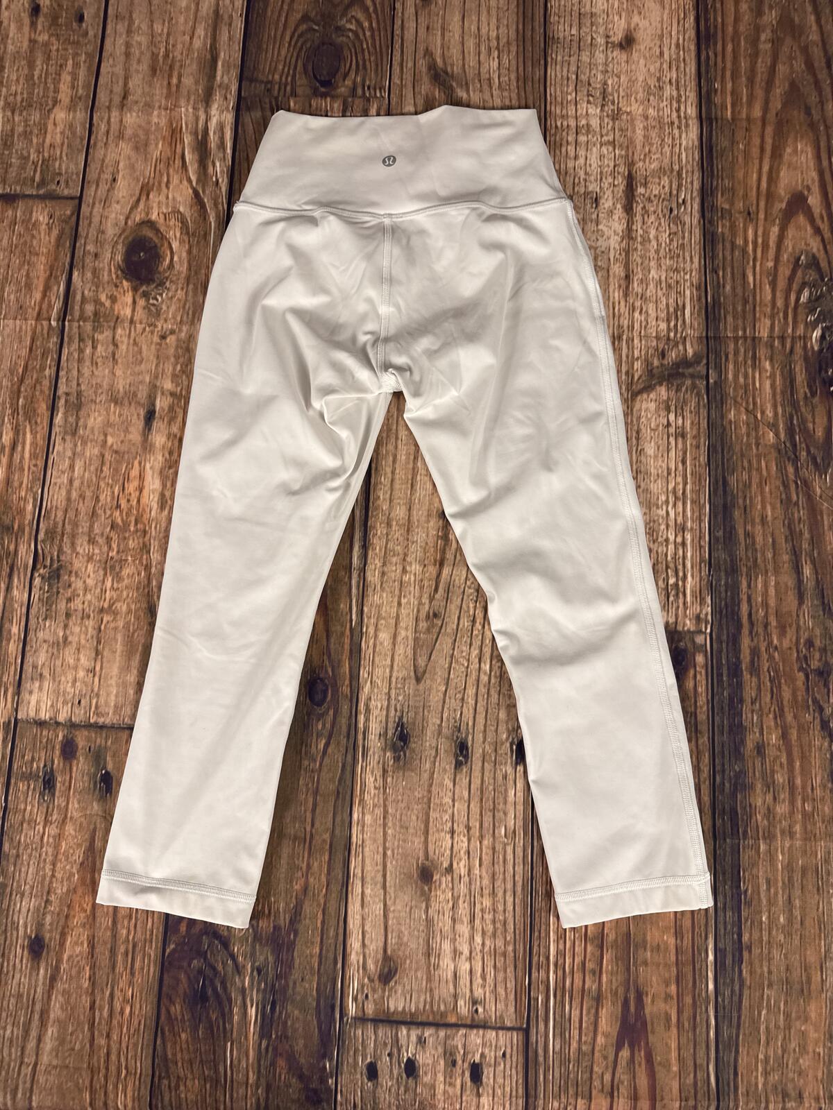 Lululemon Women’s Beige Cropped Leggings Yoga Pants Activewear