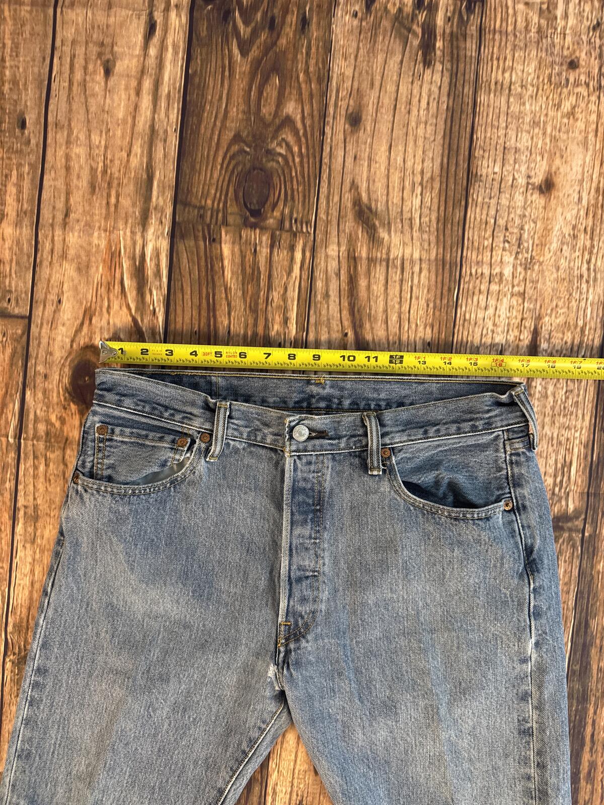Vintage Levi’s 501 Button Fly Jeans Men’s W34 L30 Faded Blue Denim USA